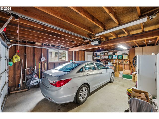 830 CHICAGO Ave, Bandon, OR 97411