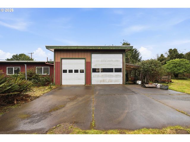 830 CHICAGO Ave, Bandon, OR 97411