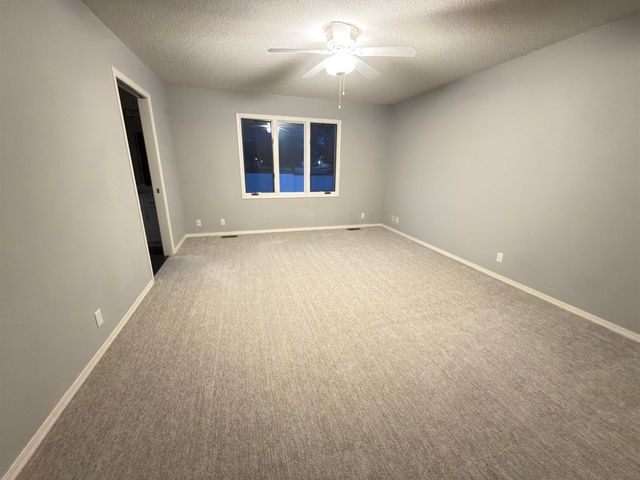 2427 N VINEGATE CT, Wichita, KS 67226