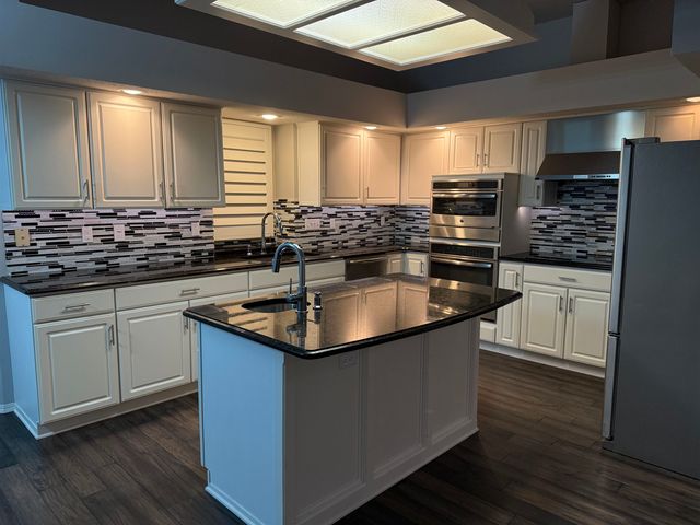 2427 N VINEGATE CT, Wichita, KS 67226