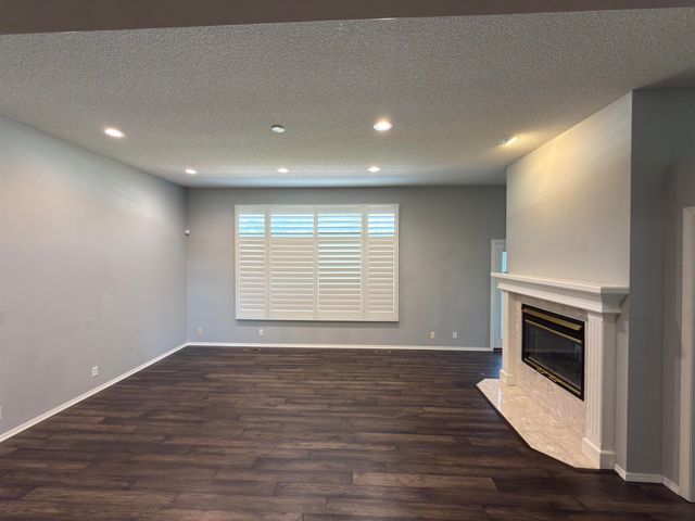 2427 N VINEGATE CT, Wichita, KS 67226