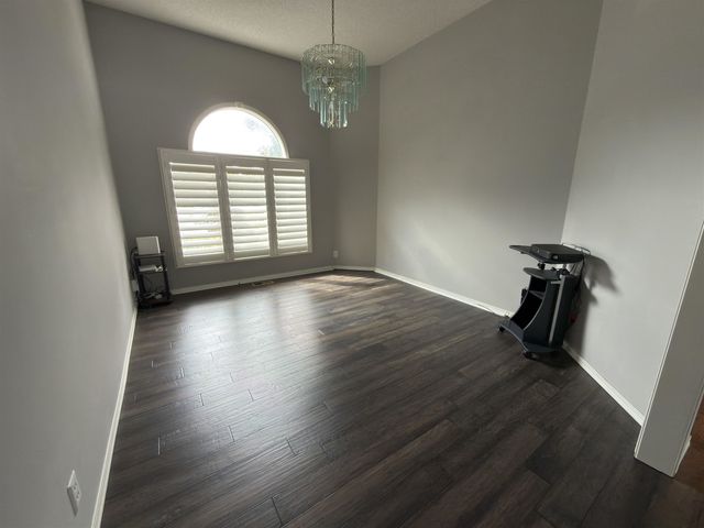 2427 N VINEGATE CT, Wichita, KS 67226