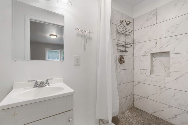 4828 Eastline Drive, Fort Worth, TX 76119