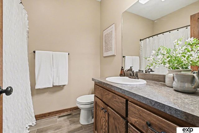 950 N Brooks Hollow Drive, Fremont, NE 68025