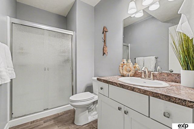 950 N Brooks Hollow Drive, Fremont, NE 68025