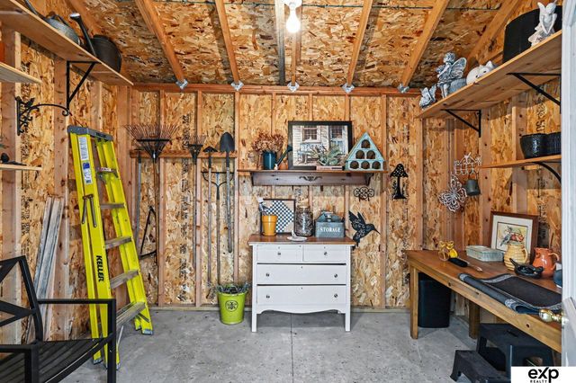 950 N Brooks Hollow Drive, Fremont, NE 68025