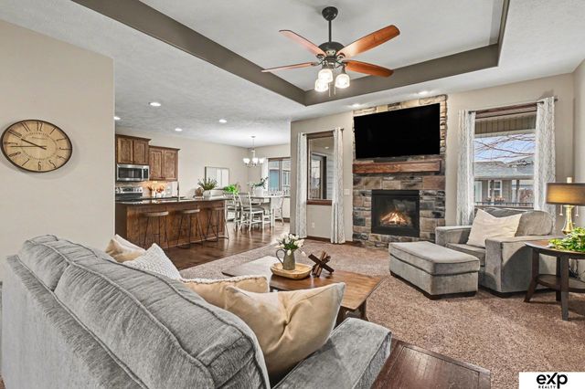 950 N Brooks Hollow Drive, Fremont, NE 68025