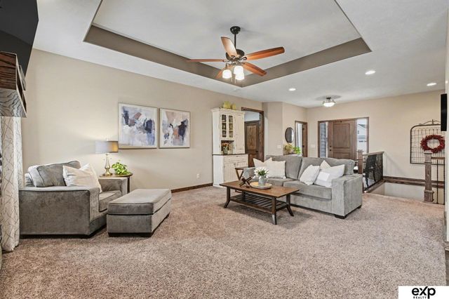 950 N Brooks Hollow Drive, Fremont, NE 68025