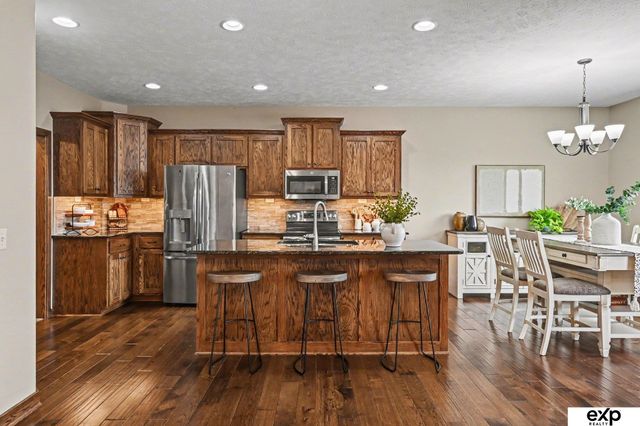 950 N Brooks Hollow Drive, Fremont, NE 68025