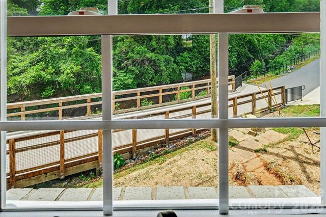 241 Wakefield Drive C, Charlotte, NC 28209