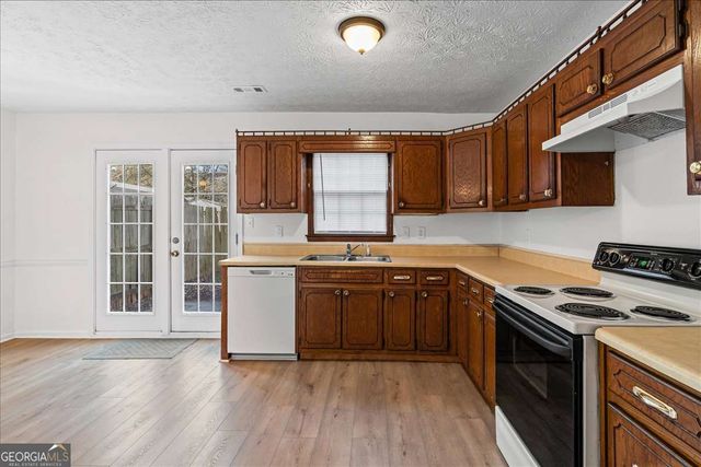 1684 Hunting Creek Drive SE, Conyers, GA 30013