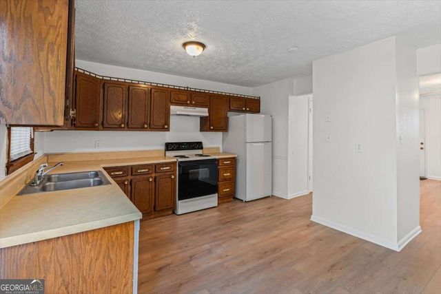 1684 Hunting Creek Drive SE, Conyers, GA 30013