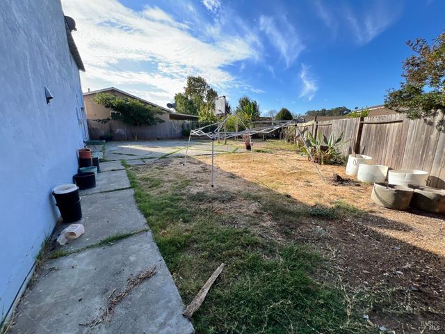 203 Baylor Dr, Vallejo, CA 94589