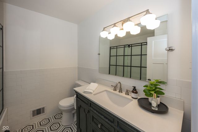 2513 E 99th Street, Carmel, IN 46280