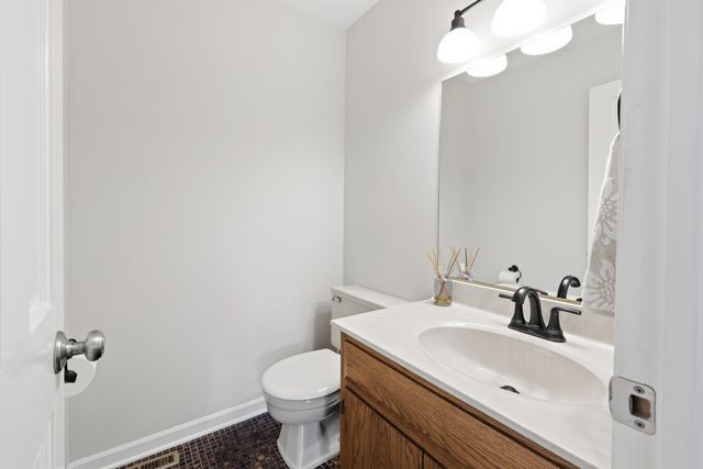 1222 Biscayne Drive, Elk Grove Village, IL 60007