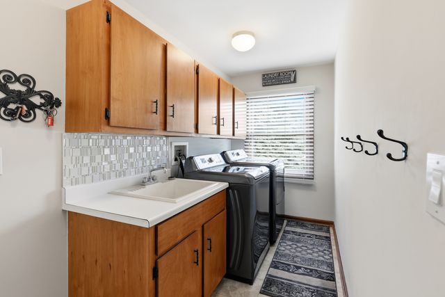 1222 Biscayne Drive, Elk Grove Village, IL 60007