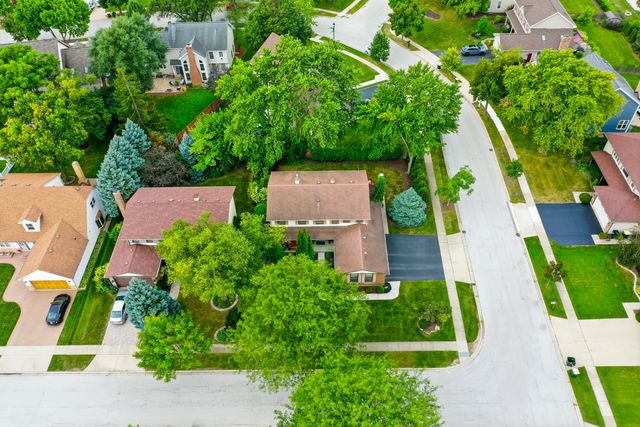 1222 Biscayne Drive, Elk Grove Village, IL 60007