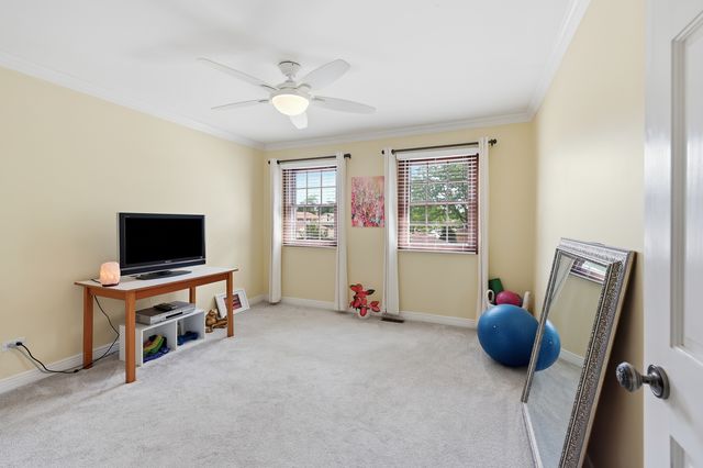1222 Biscayne Drive, Elk Grove Village, IL 60007