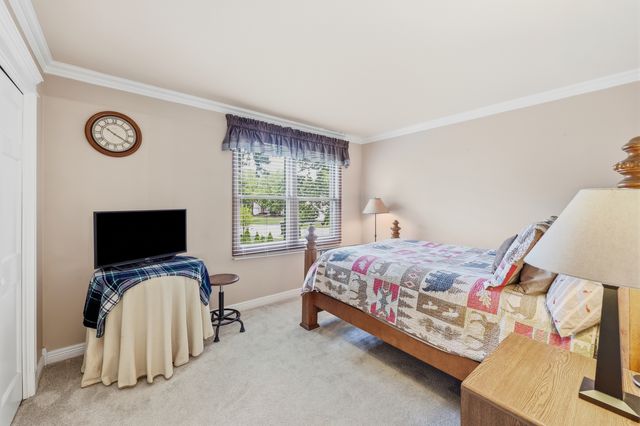 1222 Biscayne Drive, Elk Grove Village, IL 60007