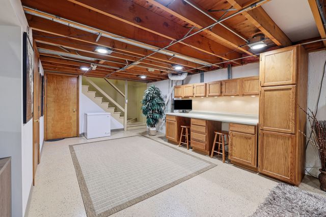 1222 Biscayne Drive, Elk Grove Village, IL 60007