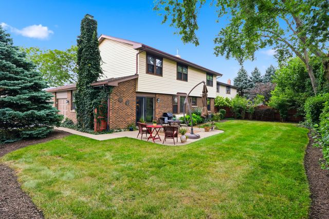 1222 Biscayne Drive, Elk Grove Village, IL 60007