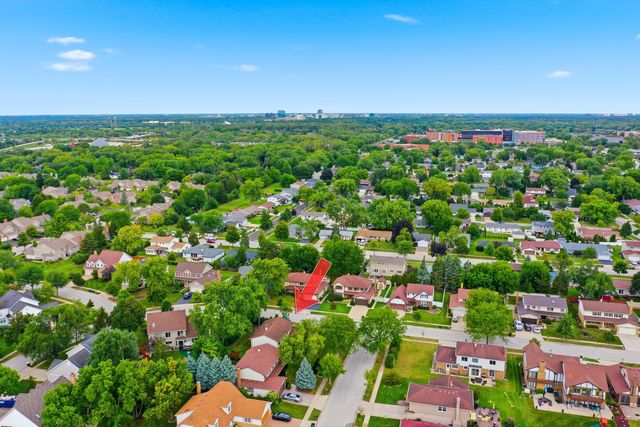 1222 Biscayne Drive, Elk Grove Village, IL 60007