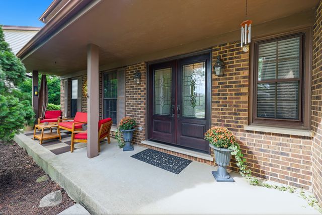 1222 Biscayne Drive, Elk Grove Village, IL 60007