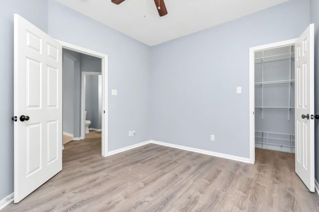 19 Long Springs Place, The Woodlands, TX 77382