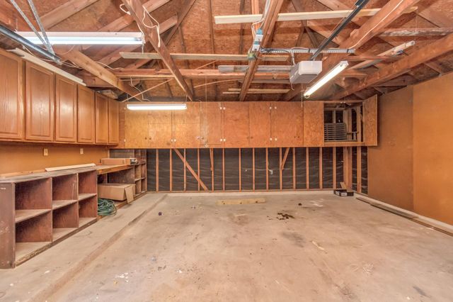 19 Long Springs Place, The Woodlands, TX 77382