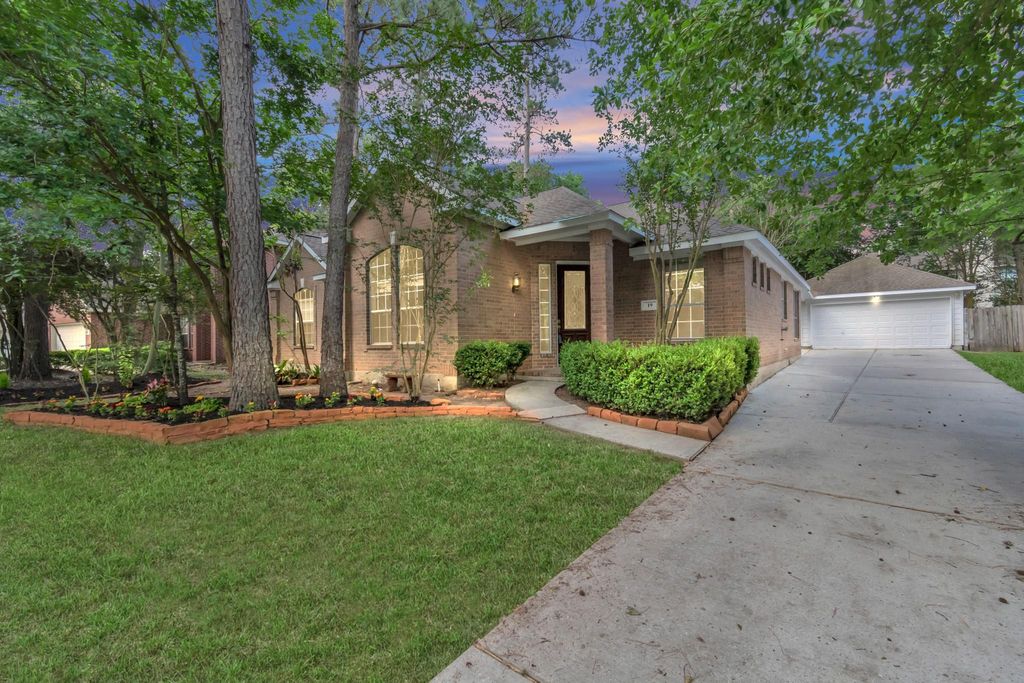 19 Long Springs Place, The Woodlands, TX 77382