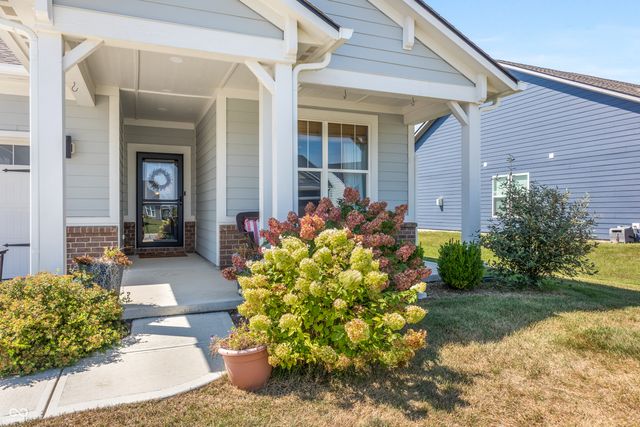 7412 Harbor Town Drive, Whitestown, IN 46075