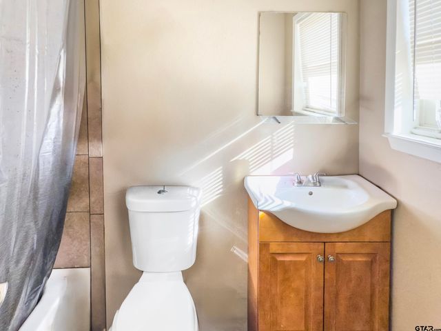 8090 CR 4528, Palestine, TX 75803