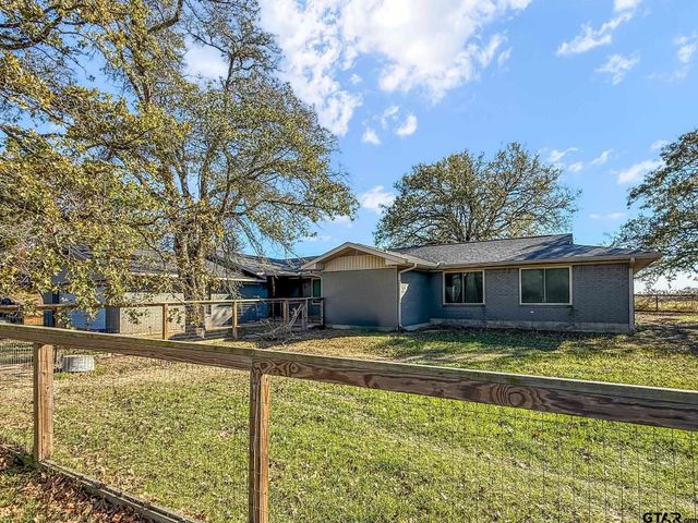 8090 CR 4528, Palestine, TX 75803