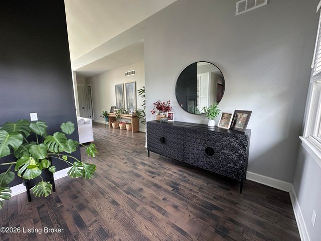 279 Lansdowne Cres, Louisville, KY 40245
