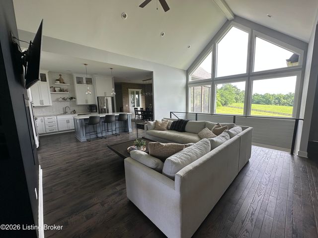 279 Lansdowne Cres, Louisville, KY 40245