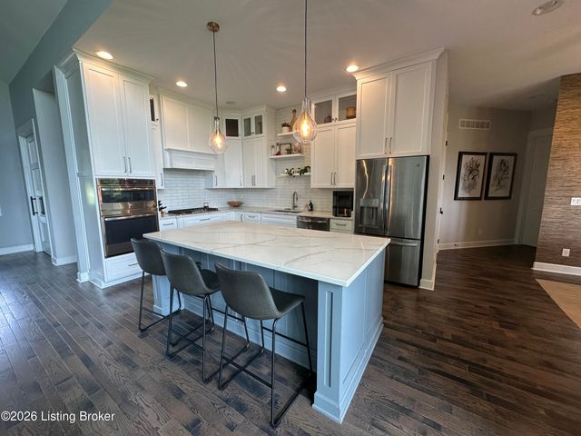 279 Lansdowne Cres, Louisville, KY 40245