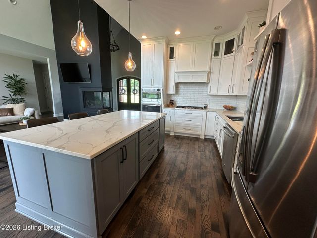 279 Lansdowne Cres, Louisville, KY 40245