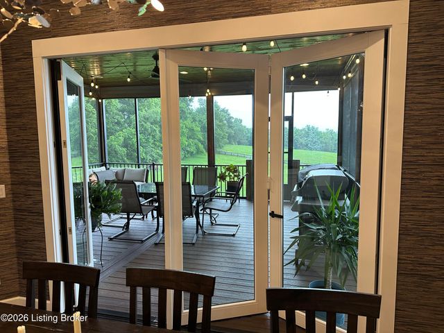 279 Lansdowne Cres, Louisville, KY 40245