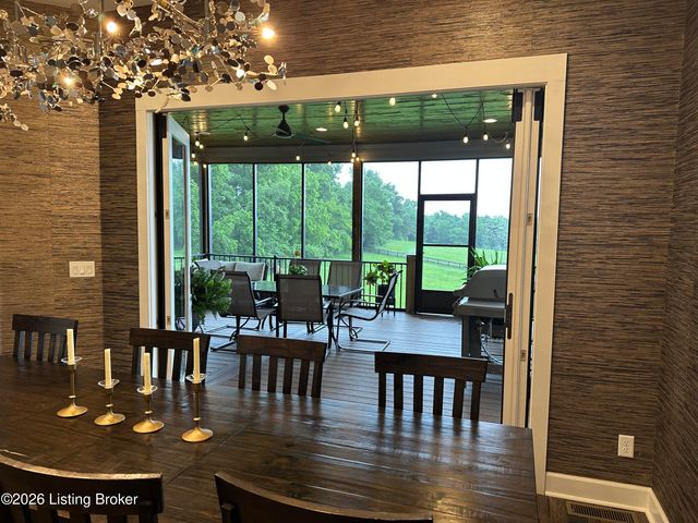 279 Lansdowne Cres, Louisville, KY 40245