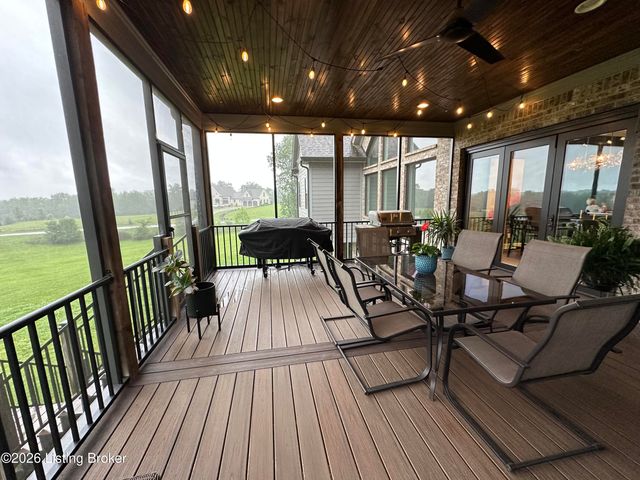 279 Lansdowne Cres, Louisville, KY 40245