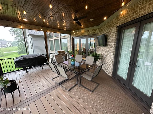 279 Lansdowne Cres, Louisville, KY 40245