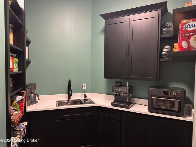 279 Lansdowne Cres, Louisville, KY 40245