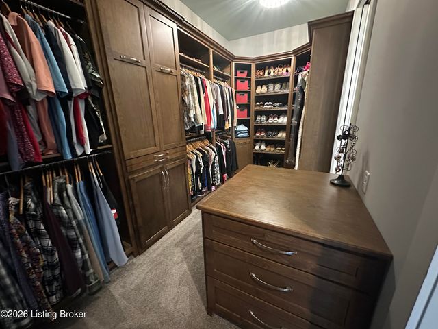 279 Lansdowne Cres, Louisville, KY 40245