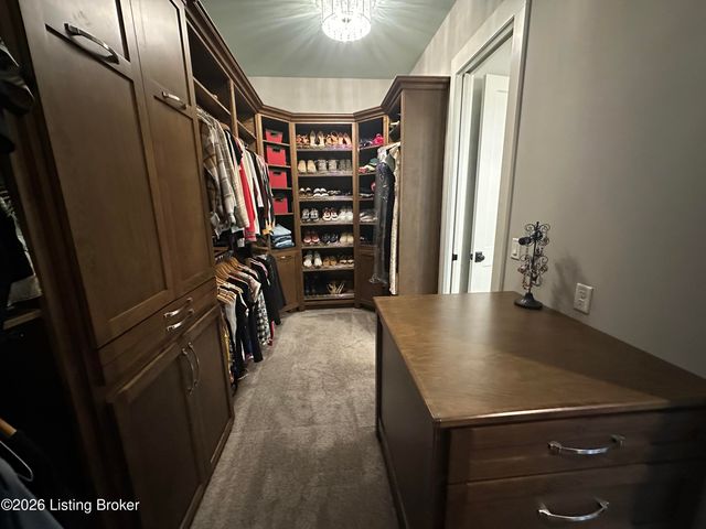 279 Lansdowne Cres, Louisville, KY 40245