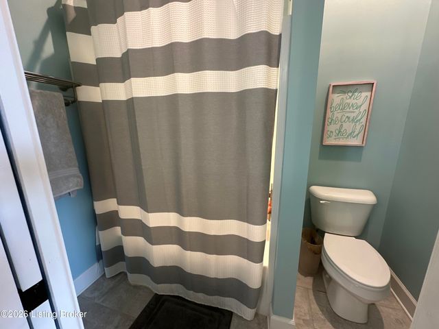 279 Lansdowne Cres, Louisville, KY 40245