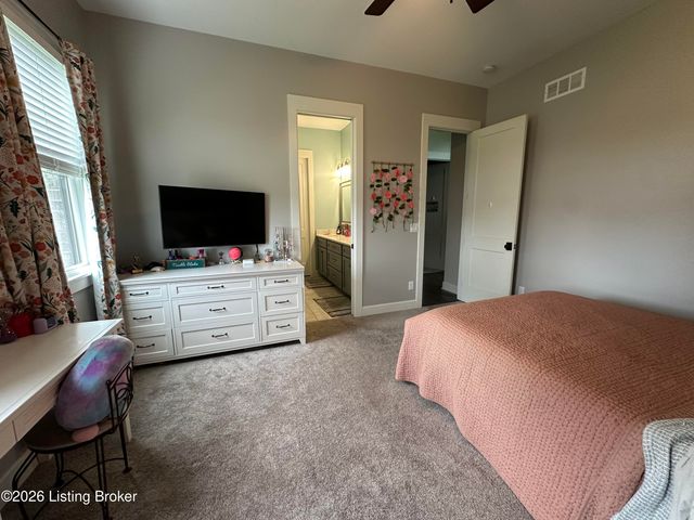 279 Lansdowne Cres, Louisville, KY 40245