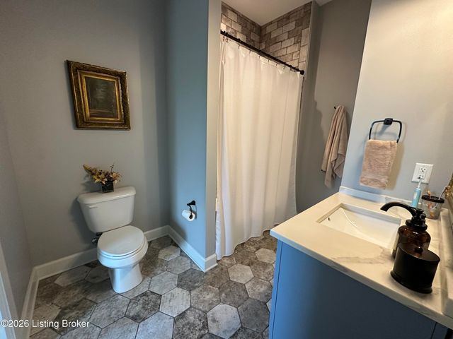 279 Lansdowne Cres, Louisville, KY 40245