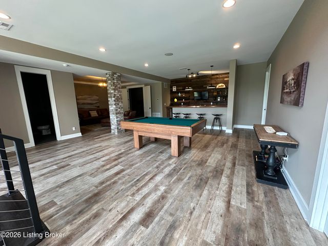 279 Lansdowne Cres, Louisville, KY 40245