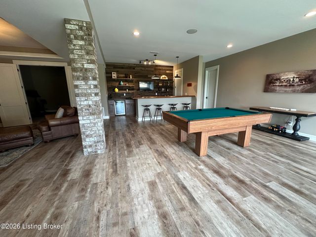 279 Lansdowne Cres, Louisville, KY 40245