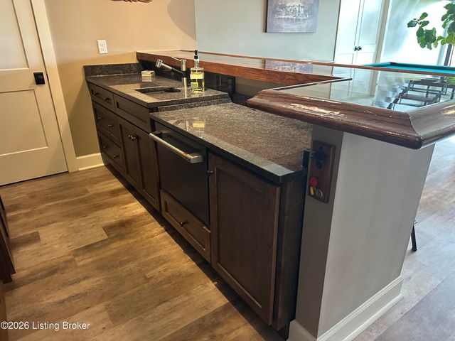 279 Lansdowne Cres, Louisville, KY 40245
